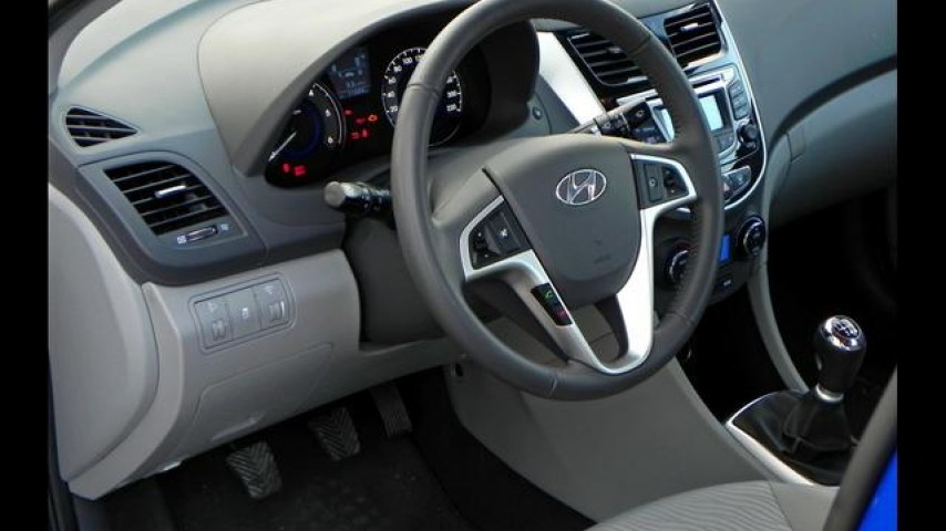 Rize’de kiralık Hyundai Accent Blue – Ayala Tour Rent a Car