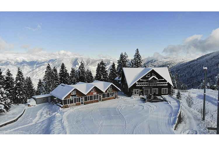Artvin Atabarı Kayak Merkezi’nde günübirlik kayak turu Ayala Tour