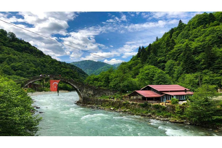 Double Huser Pokut Yaylası manzarası