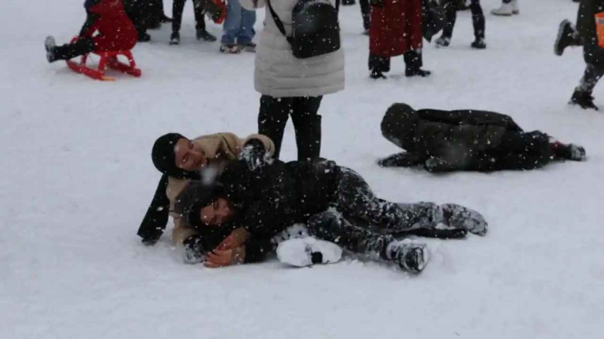 Kardan Adam Şenlikleri